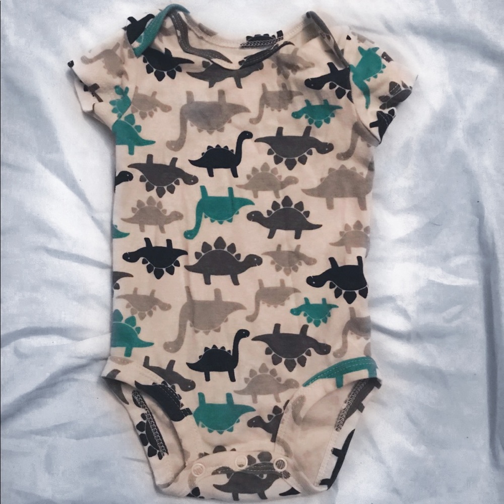 Dinosaur onesie 💙